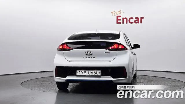 Hyundai Ioniq Hybrid 2016 thumb 4