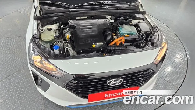 Hyundai Ioniq Hybrid 2016 thumb 6