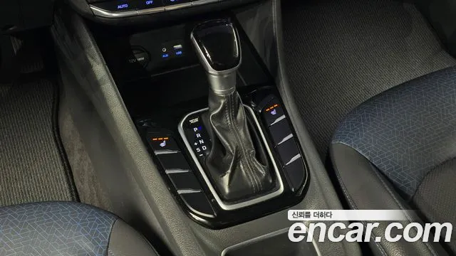 Hyundai Ioniq Hybrid 2016 thumb 9