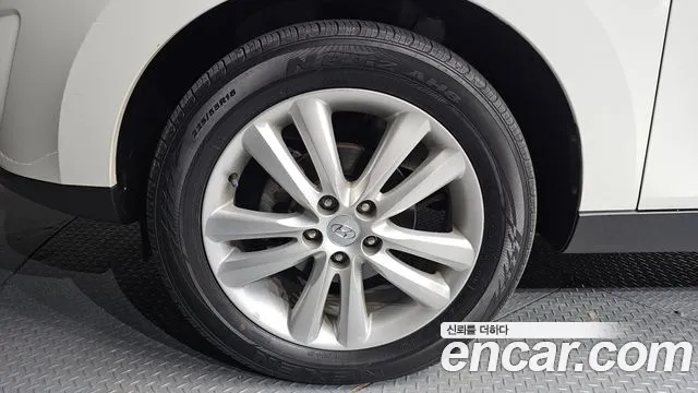 Hyundai Tucson 2011 thumb 9