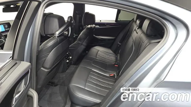 BMW 5 серии 2019 thumb 5