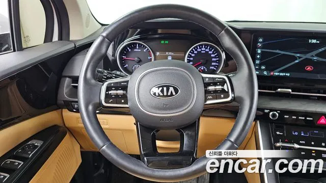 Kia Carnival 2021 thumb 9