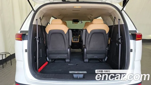 Kia Carnival 2021 thumb 2