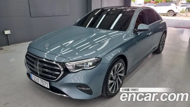 Mercedes-Benz E-Class 2024 thumb 12