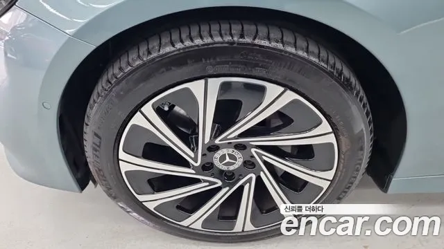 Mercedes-Benz E-Class 2024 thumb 6