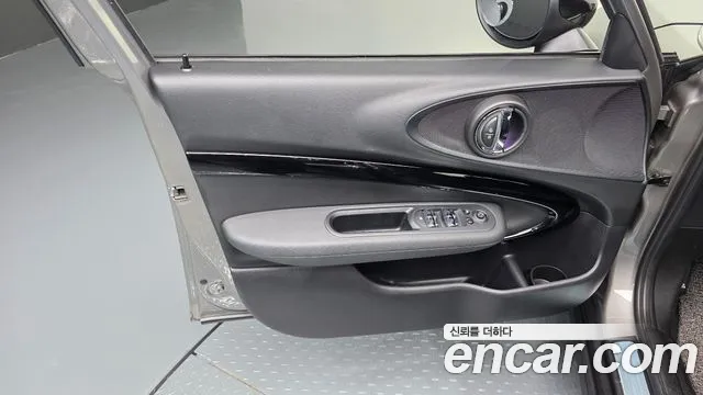 Mini Clubman 2018 thumb 12