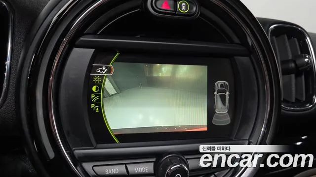 Mini Countryman 2018 thumb 2