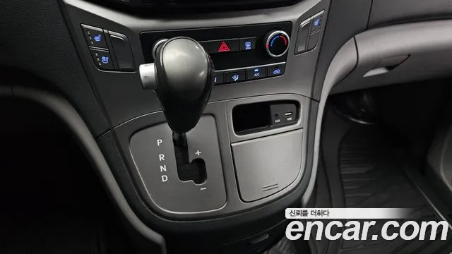 Hyundai Staria 2018 thumb 5