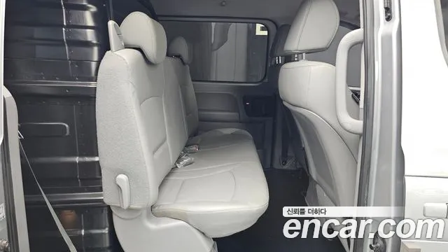 Hyundai Staria 2018 thumb 11