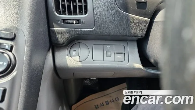 Hyundai Staria 2013 thumb 2