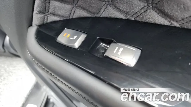 KGM Rexton 2020 thumb 12