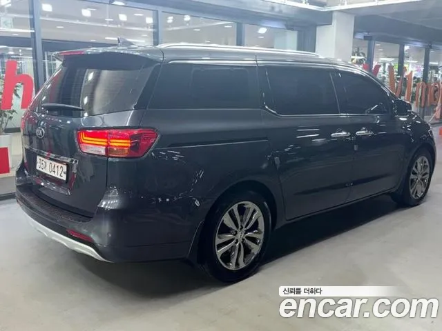 Kia Carnival 2016 thumb 2