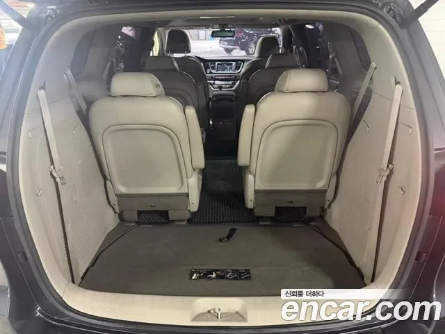 Kia Carnival 2016 thumb 3