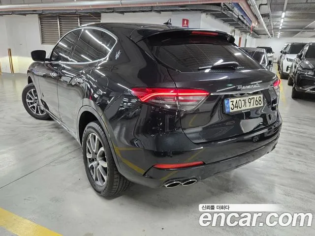 Maserati Levante 2022 thumb 11