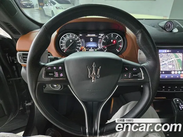 Maserati Levante 2022 thumb 5