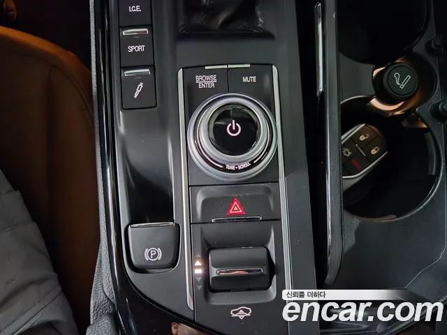 Maserati Levante 2022 thumb 4
