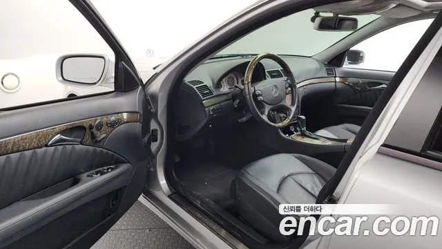 Mercedes-Benz E-Класс 2008 thumb 8