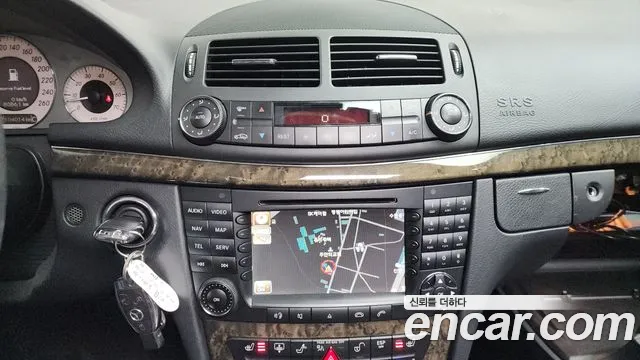 Mercedes-Benz E-Класс 2008 thumb 11