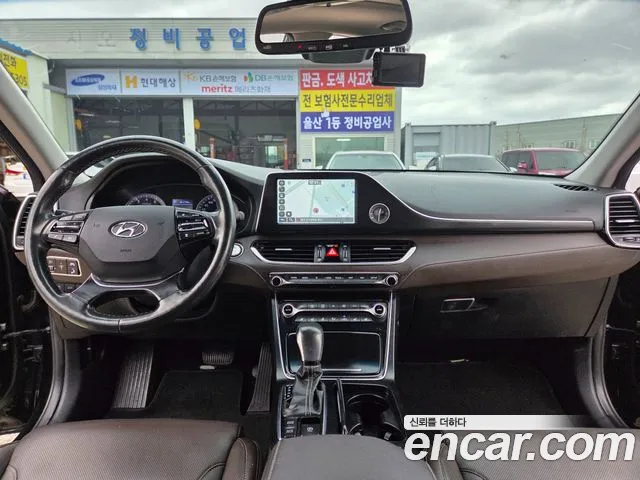 Hyundai Grandeur 2017 thumb 10