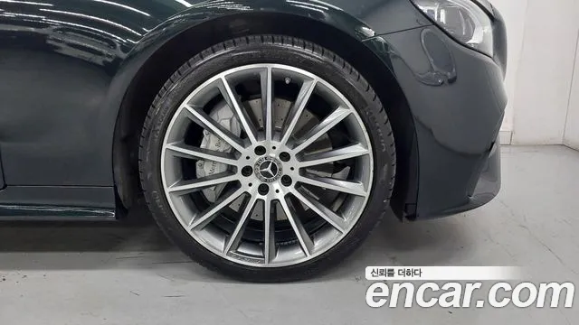 Mercedes-Benz E-Class 2022 thumb 8