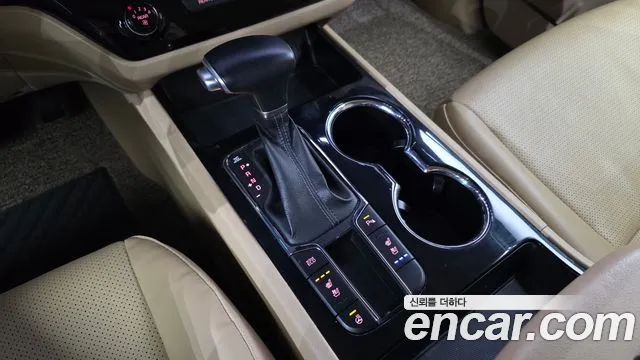 Kia Carnival 2019 thumb 8