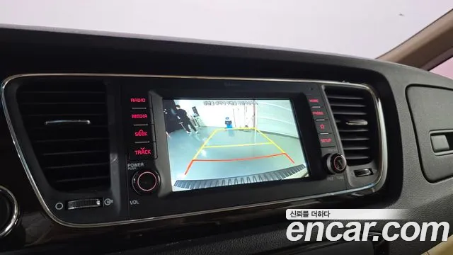 Kia Carnival 2019 thumb 10