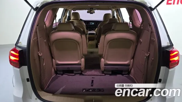 Kia Carnival 2019 thumb 3