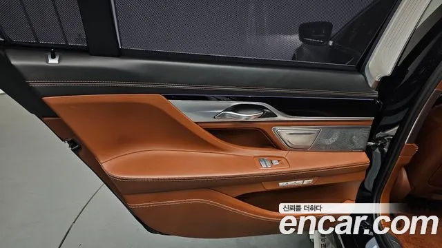 BMW 7 серии 2017 thumb 3