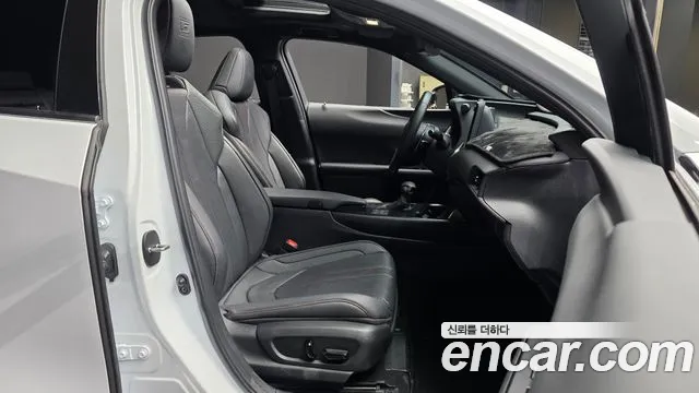 Lexus UX 2023 thumb 10