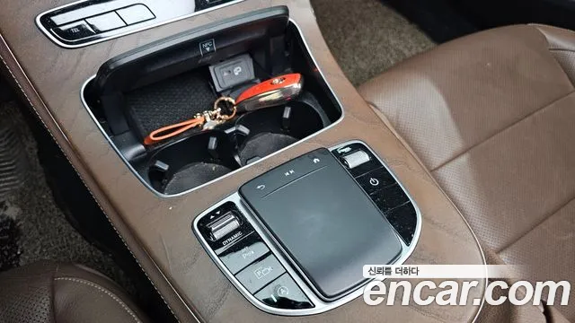 Mercedes-Benz E-Class 2021 thumb 2