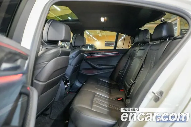 BMW 5 серии 2020 thumb 2