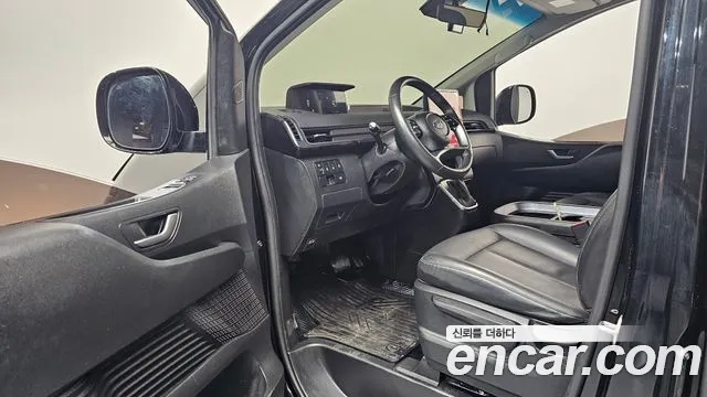 Hyundai Staria 2023 thumb 12