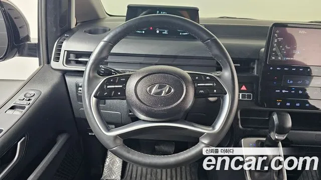 Hyundai Staria 2023 thumb 10