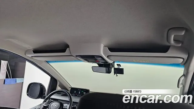 Hyundai Staria 2023 thumb 7