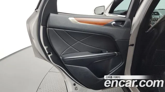 Lincoln MKC 2017 thumb 6