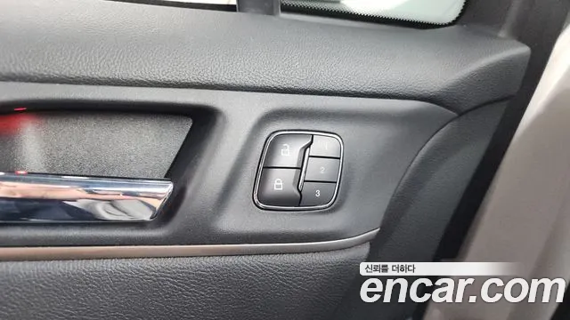 Lincoln MKC 2017 thumb 11