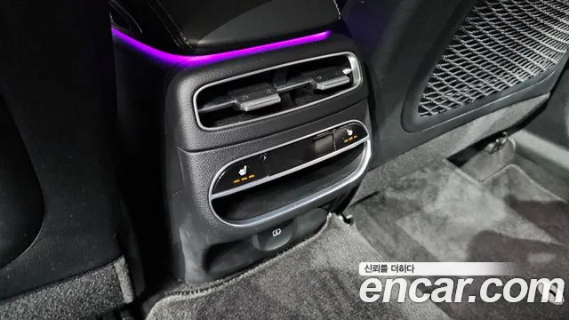 Genesis GV70 2021 thumb 10