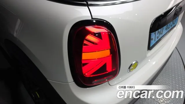 Mini Cooper Electric 2023 thumb 7