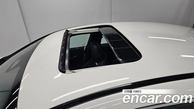 Mercedes-Benz AMG GT 2025 thumb 11