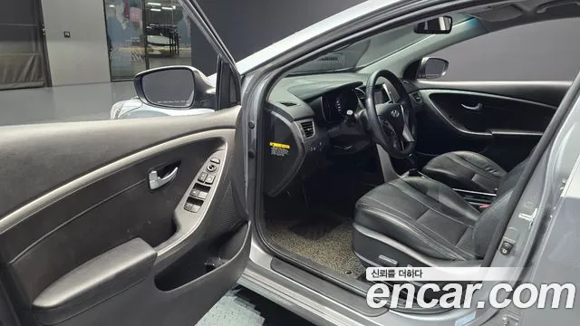 Hyundai i30 2012 thumb 8