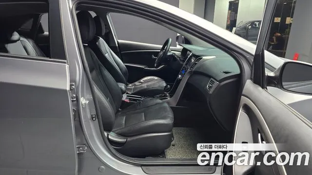 Hyundai i30 2012 thumb 10