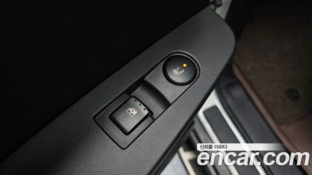 KGM Korando 2015 thumb 8