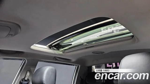 KGM Korando 2015 thumb 9
