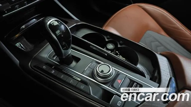 Maserati Levante 2018 thumb 9