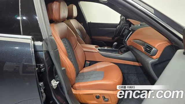 Maserati Levante 2018 thumb 2