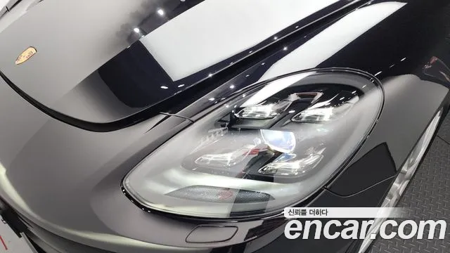 Porsche Panamera 2018 thumb 8