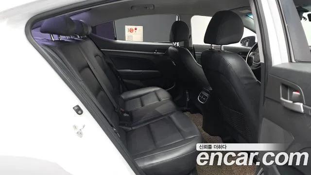 Hyundai Avante 2016 thumb 7