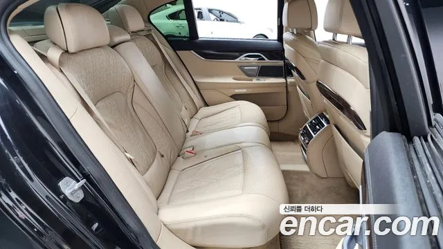 BMW 7 серии 2016 thumb 6