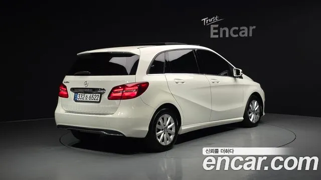 Mercedes-Benz B-Class 2016 thumb 3