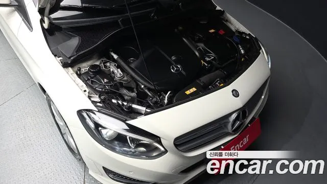 Mercedes-Benz B-Class 2016 thumb 6